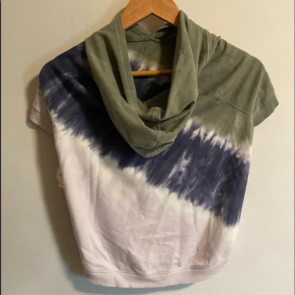 AEO Dog Hoodie - Picture 11 of 13